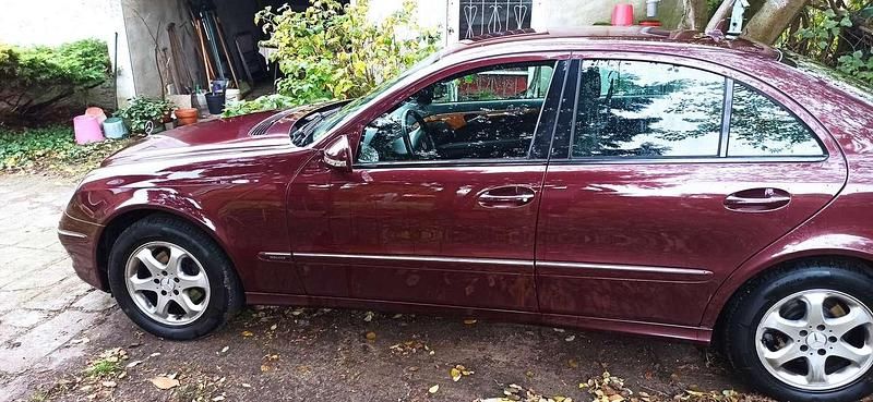 Gebraucht Mercedes E280 Elegance 231 PS (169 kW) 2007 Rot Limousine