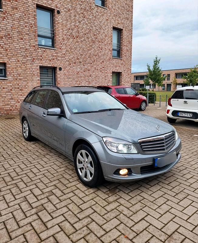 Grau Gebraucht 2008 Mercedes C220 Kombi | 5.900 € (Fairer Preis) - Bild 1/4