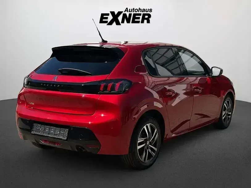 Gebraucht Peugeot 208 Allure 101 PS (74 kW) 2023 Elixier rot Kleinwagen