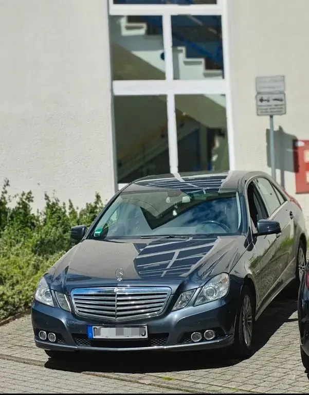 Gebraucht Mercedes E200 Avantgarde 184 PS (135 kW) 2010 Grau Limousine