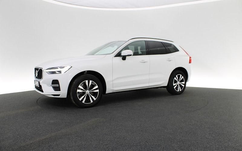 Gebraucht Volvo XC60 Momentum 197 PS (144 kW) 2022 Weiß SUV