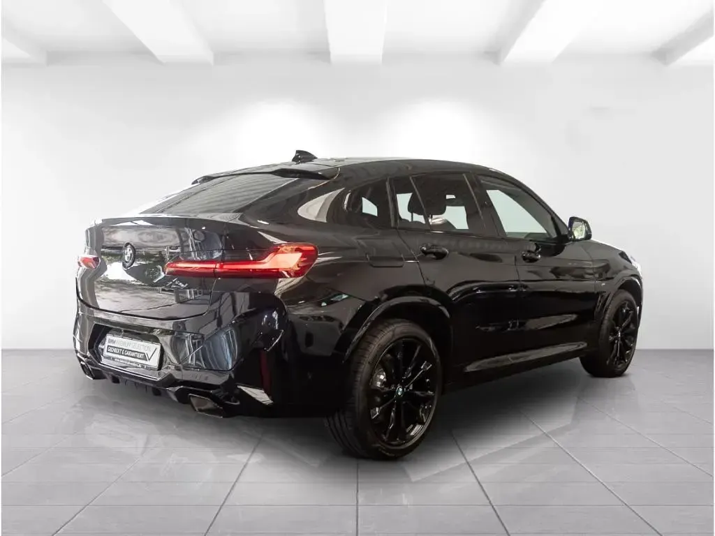 Gebraucht BMW X4 Performance 190 PS (139 kW) 2025 Saphirschwarz SUV