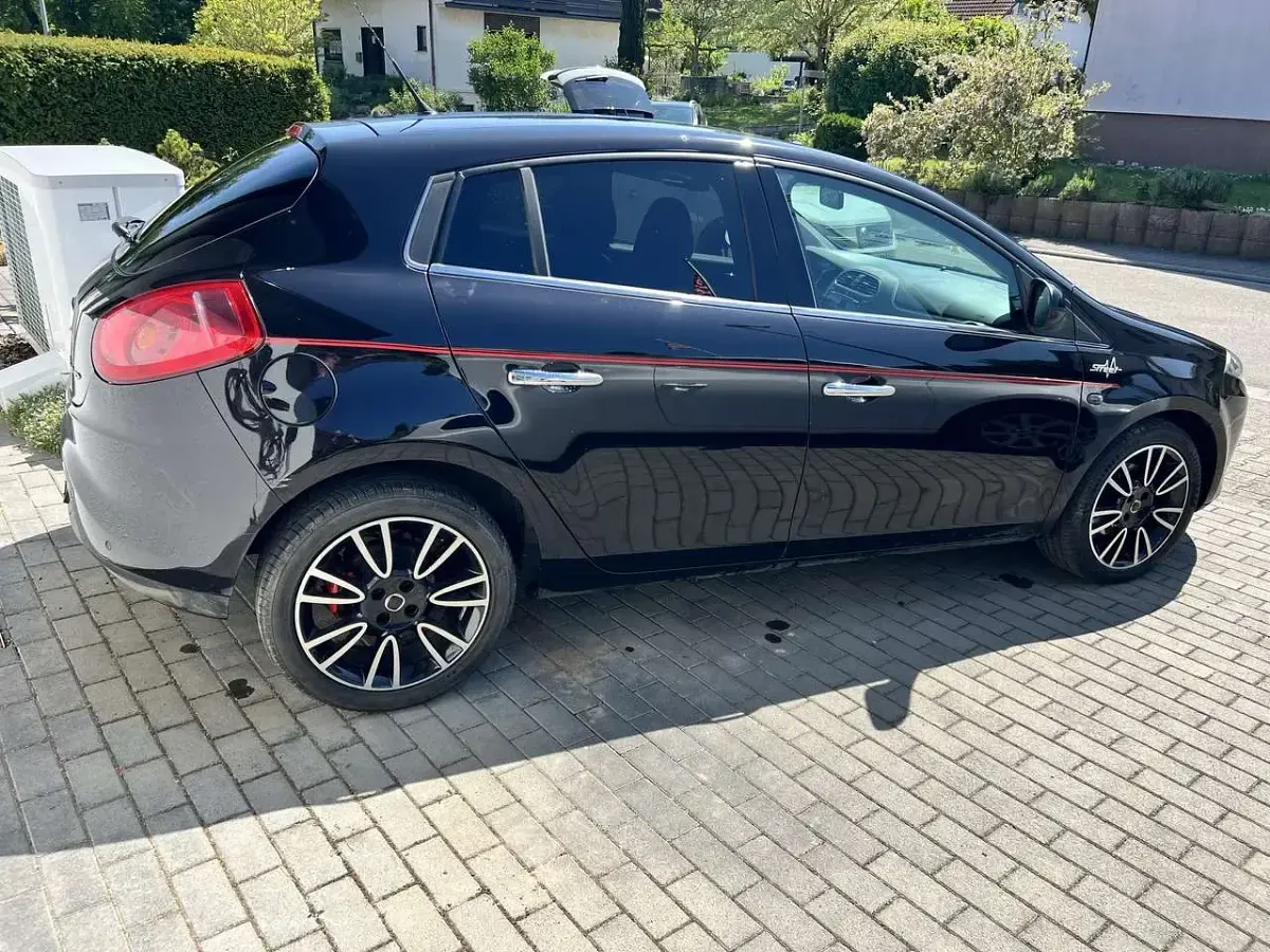 Gebraucht Fiat Bravo Street 120 PS (88 kW) 2014 Colore esterno (nero etna) Kleinwagen