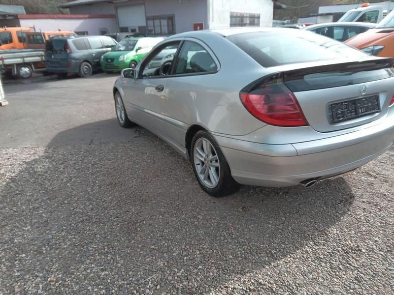 Gebraucht Mercedes CL200 163 PS (119 kW) 2002 Silber Coupé
