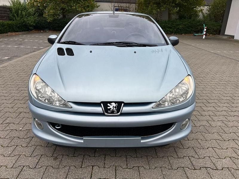 Gebraucht Peugeot 206 CC 109 PS (80 kW) 2004 Blau Cabrio