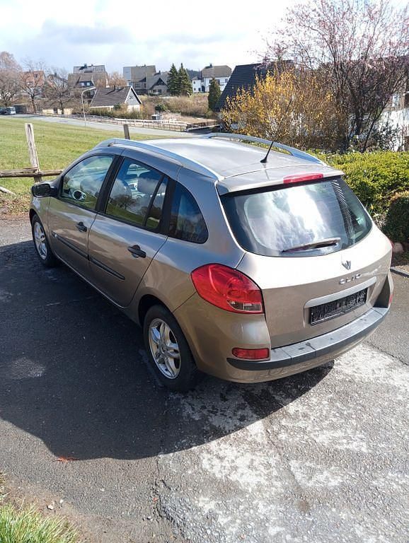 Gebraucht Renault Clio II 101 PS (74 kW) 2008 Limousine
