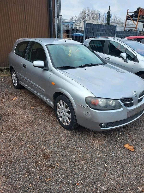 Gebraucht Nissan Almera 98 PS (72 kW) 2003 Silber Kleinwagen