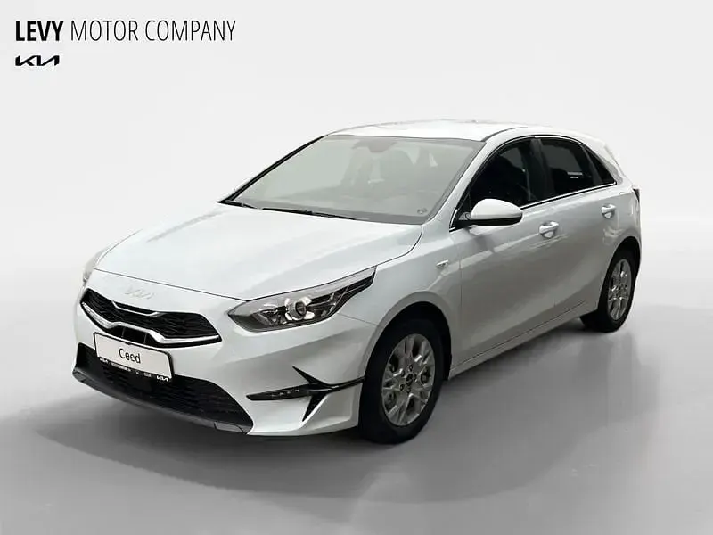 Usado Kia Ceed Vision 140 CV (102 kW) 2025 Blanco Utilitario