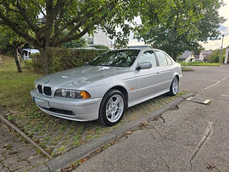 Silber Gebraucht 2003 BMW 530 Lifestyle Limousine | 4.600 € (Superpreis) - Bild 1/4