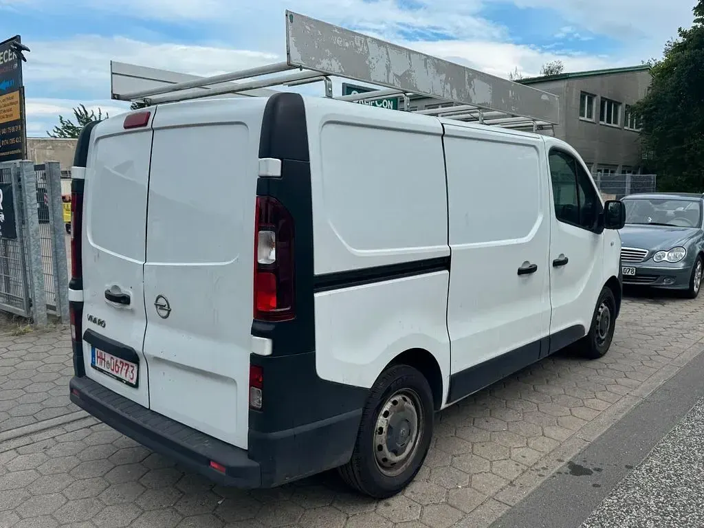 Gebraucht Opel Vivaro 116 PS (85 kW) 2015 Weiß Van / Kleinbus