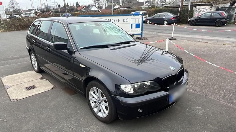Schwarz Gebraucht 2004 BMW 316 Kombi | 799 € (Guter Preis) - Bild 1/4