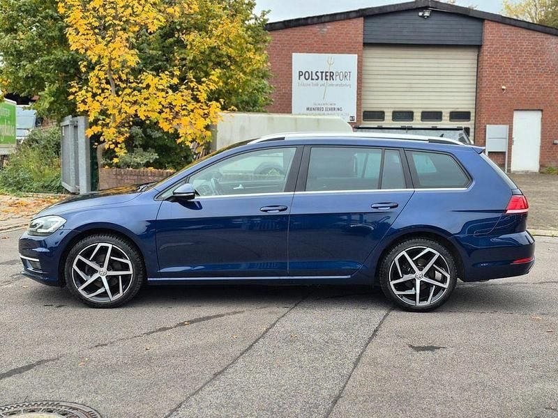 Gebraucht VW Golf VII Highline 150 PS (110 kW) 2021 Blau Kombi