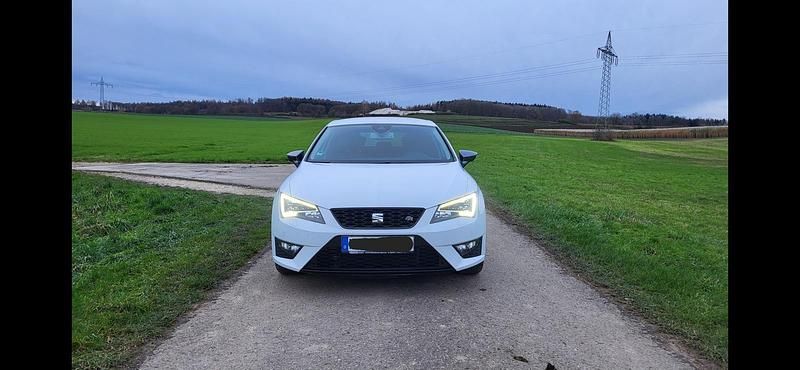 Weiß Gebraucht 2013 Seat Leon FR Kleinwagen | 10.000 € (Teuer) - Bild 1/4