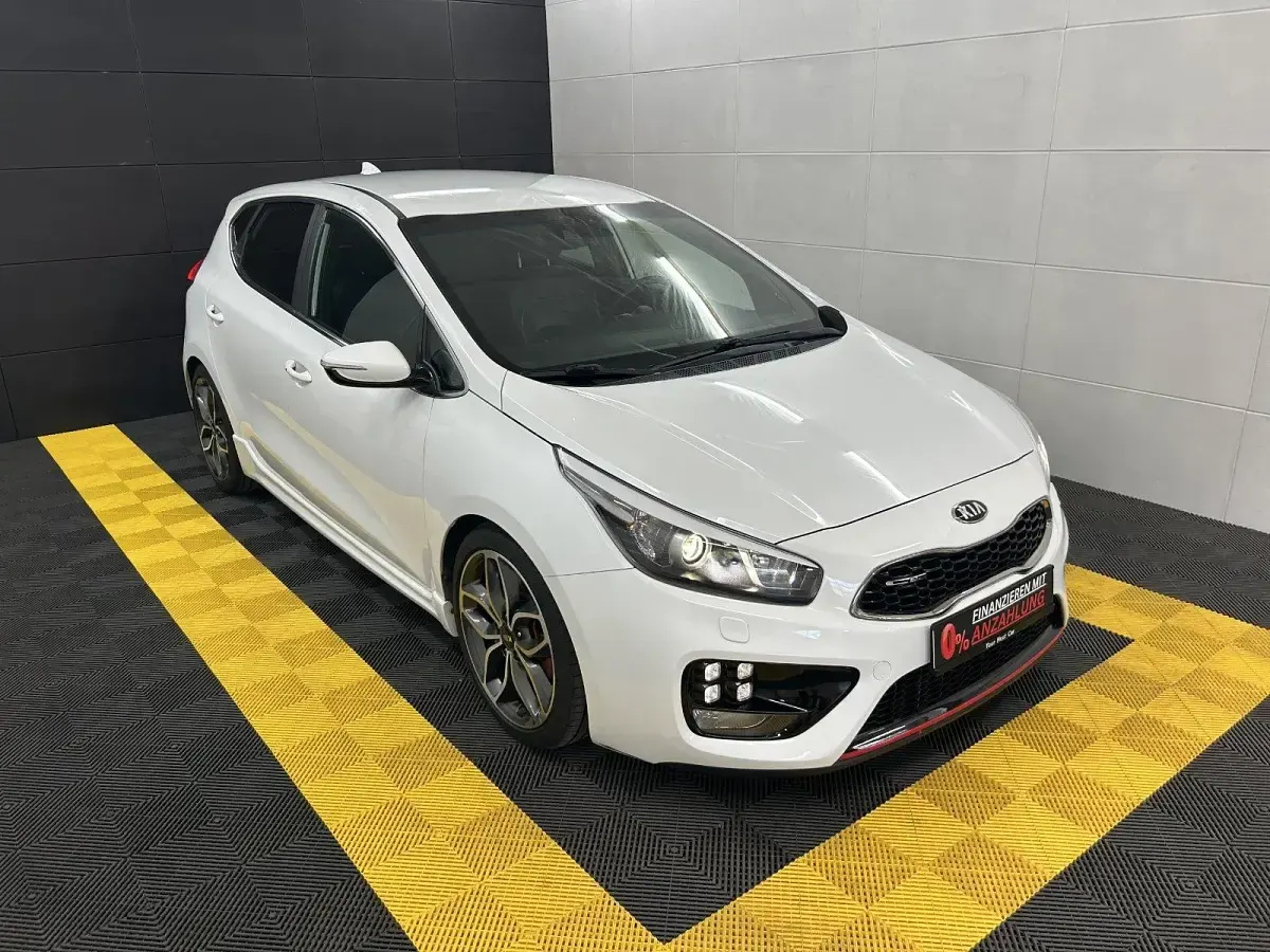 Gebraucht Kia Ceed GT-Track 204 PS (150 kW) 2018 Weiß Kleinwagen