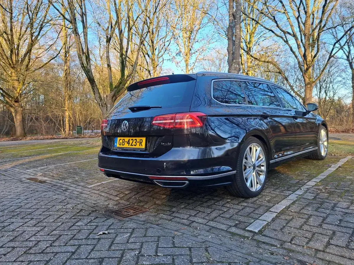 Gebraucht VW Passat Trendline 120 PS (88 kW) 2015 Schwarz Kombi