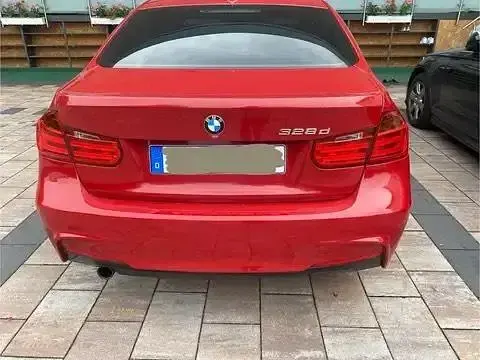 Gebraucht BMW 328 184 PS (135 kW) 2015 Rot Limousine