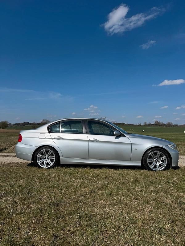 Gebraucht BMW 320 150 PS (110 kW) 2005 Silber Limousine