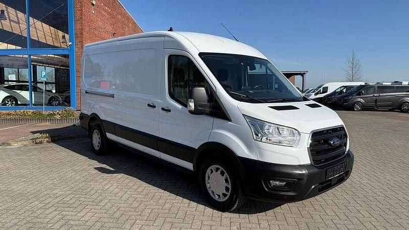 Gebraucht Ford Transit Trend 131 PS (96 kW) 2022 Weiß Van / Kleinbus