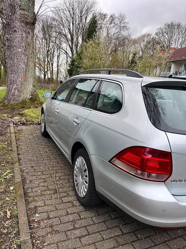 Gebraucht VW Golf V 102 PS (75 kW) 2007 Silber Kombi