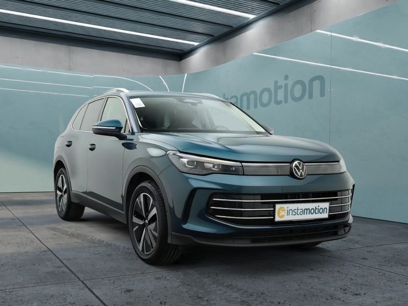 Blau Gebraucht 2024 VW Tiguan Elegance SUV | 42.899 € (Teuer) - Bild 1/4