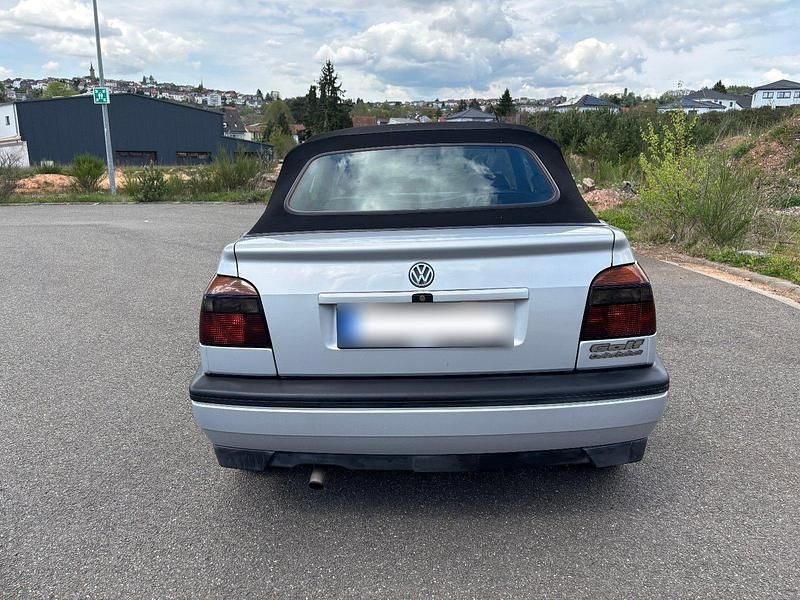 Second-hand VW Golf 116 CP (85 kW) 1994 Argintiu Cabrio