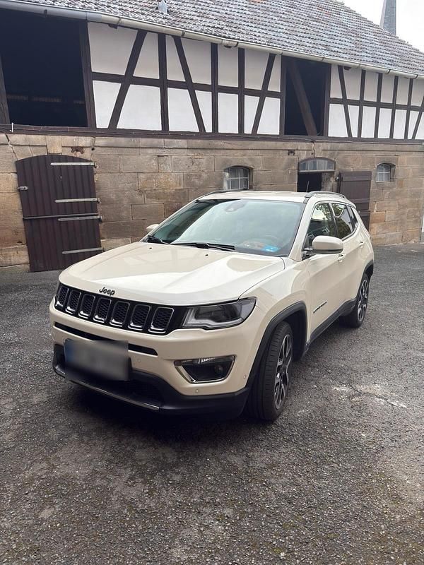Beige Gebraucht 2020 Jeep Compass SUV | 19.500 € (Fairer Preis) - Bild 1/4