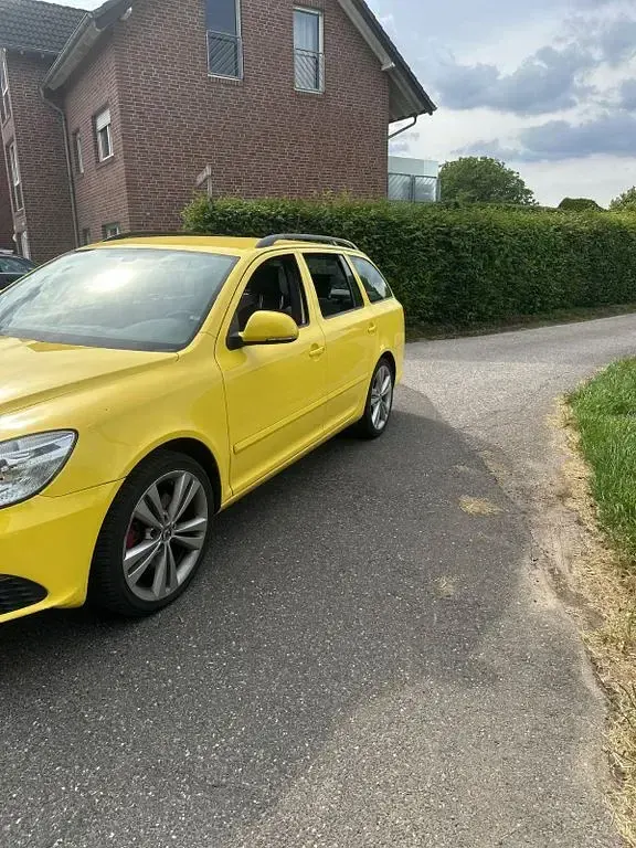 Gebraucht Skoda Octavia RS 170 PS (125 kW) 2013 Gelb Kombi