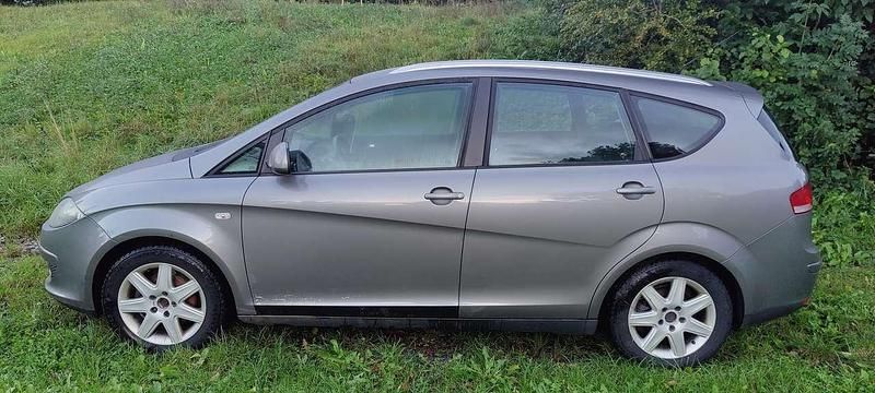 Gebraucht Seat Altea Reference 105 PS (77 kW) 2008 Silber Van / Kleinbus