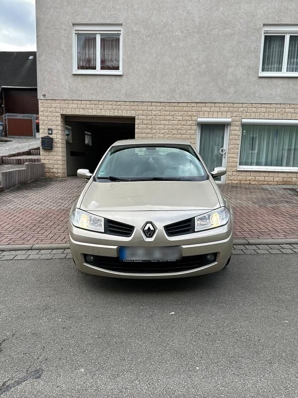 Gebraucht Renault Mégane II 112 PS (82 kW) 2007 Braun Limousine