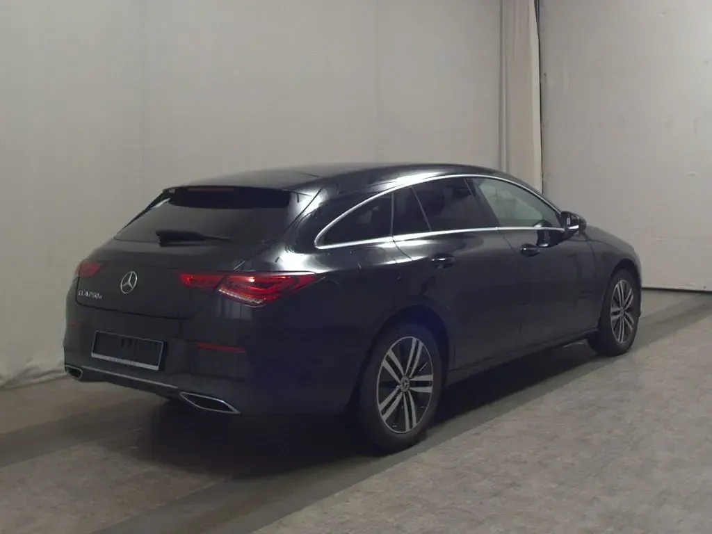 Gebraucht Mercedes CLA250e Progressive 218 PS (160 kW) 2022 Schwarz Coupé