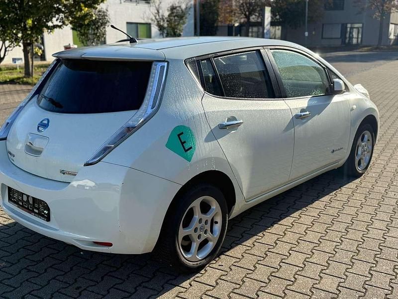 Gebraucht Nissan Leaf Basis 80 kW (109 PS) 2012 Weiß Kleinwagen