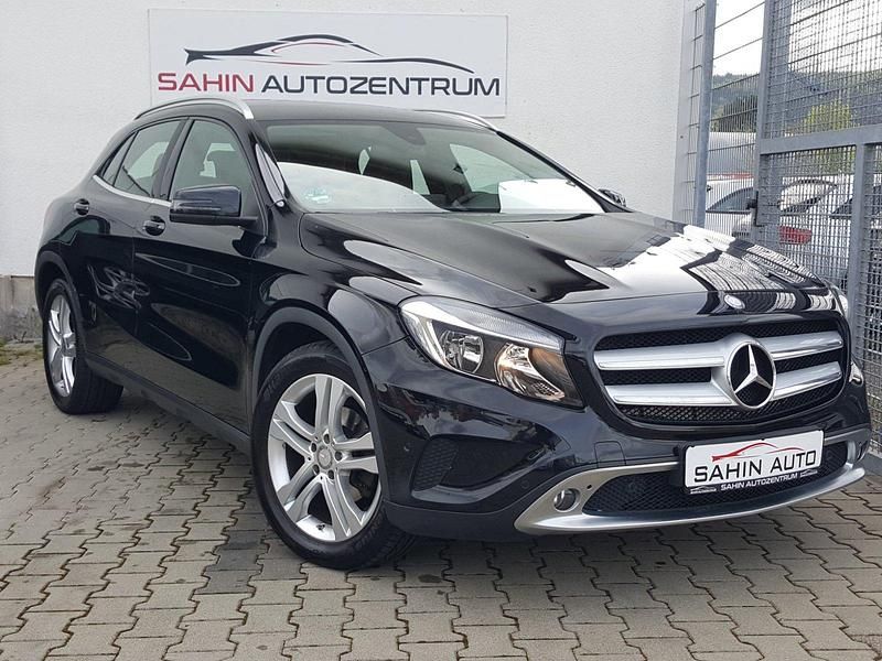 Gebraucht Mercedes GLA220 177 PS (130 kW) 2016 Schwarz SUV