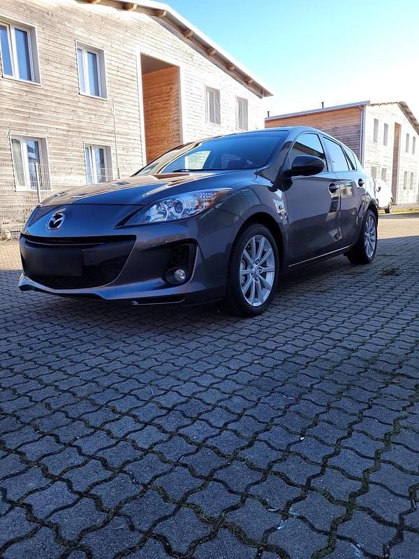 Second-hand Mazda 3 150 CP (110 kW) 2013 Argintiu Berlinǎ