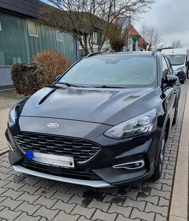 Gebraucht Ford Focus Active 150 PS (110 kW) 2020 Schwarz Limousine