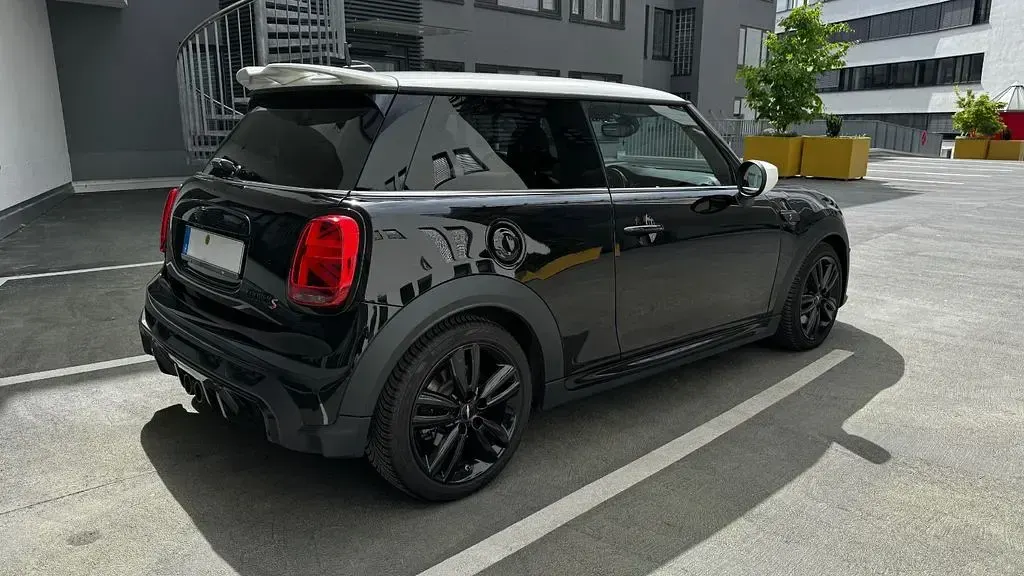 Gebraucht Mini John Cooper Works 178 PS (130 kW) 2021 Schwarz Kleinwagen