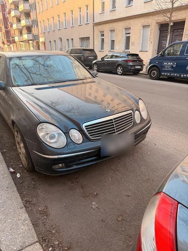 Gebraucht Mercedes E240 176 PS (129 kW) 2005 Blau Limousine