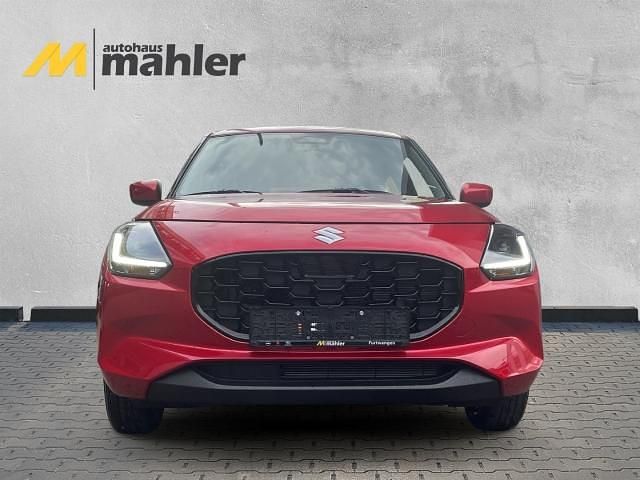 Neu Suzuki Swift Club 83 PS (61 kW) 2025 Rot Kleinwagen
