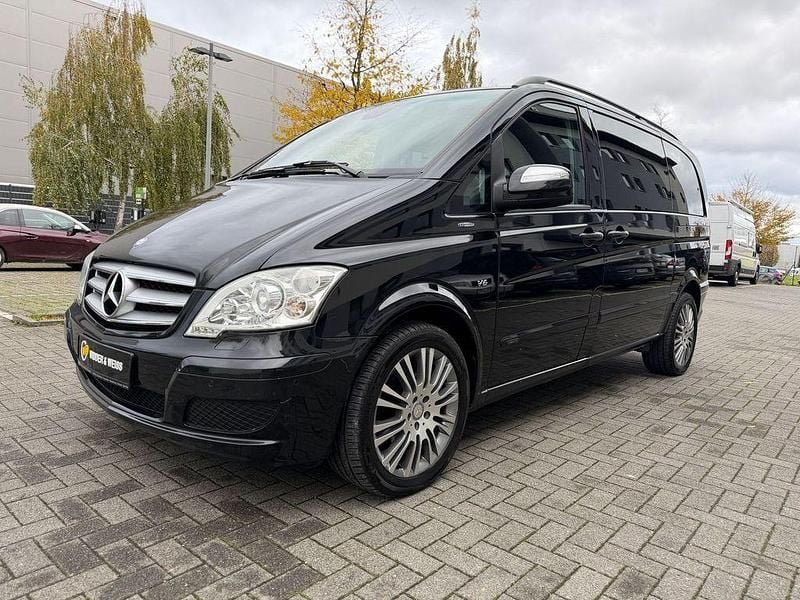 Obsidianschwarz Gebraucht 2011 Mercedes Viano Van / Kleinbus | 17.490 € (Guter Preis) - Bild 1/3