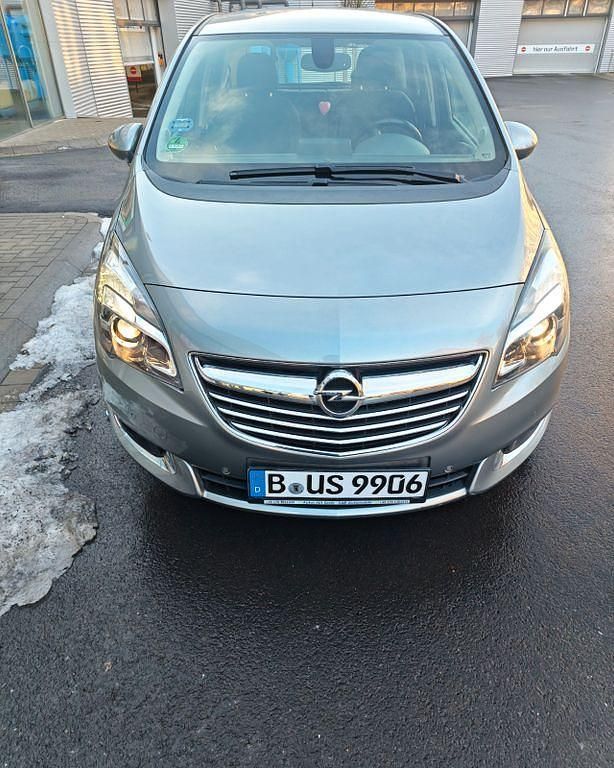 Gebraucht Opel Meriva Edition 140 PS (102 kW) 2014 Silber Van / Kleinbus