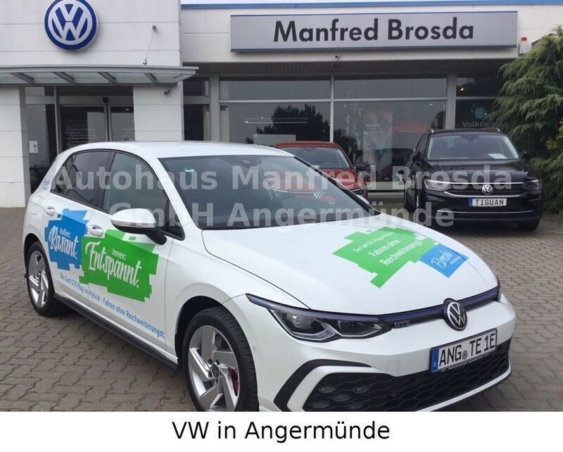 Weiß metallic Gebraucht 2021 VW Golf VIII GTE Limousine | 26.500 € (Etwas zu teuer) - Bild 1/4