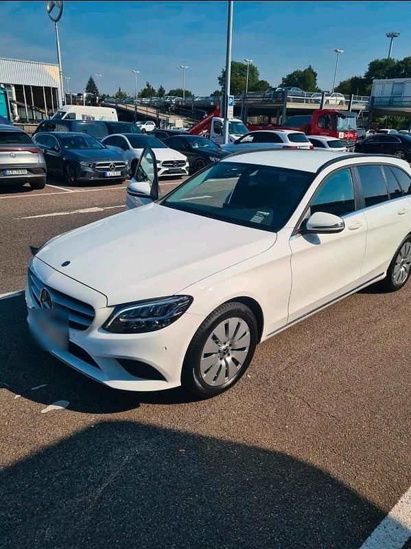 Gebraucht Mercedes C220 194 PS (142 kW) 2019 Weiß Kombi