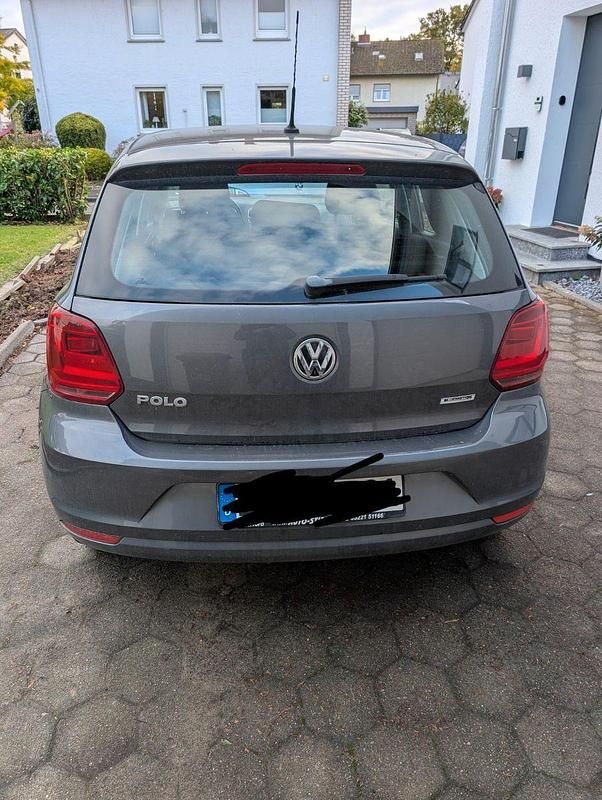 Grau Gebraucht 2015 VW Polo Comfortline Kleinwagen | 8.250 € (Fairer Preis) - Bild 1/4