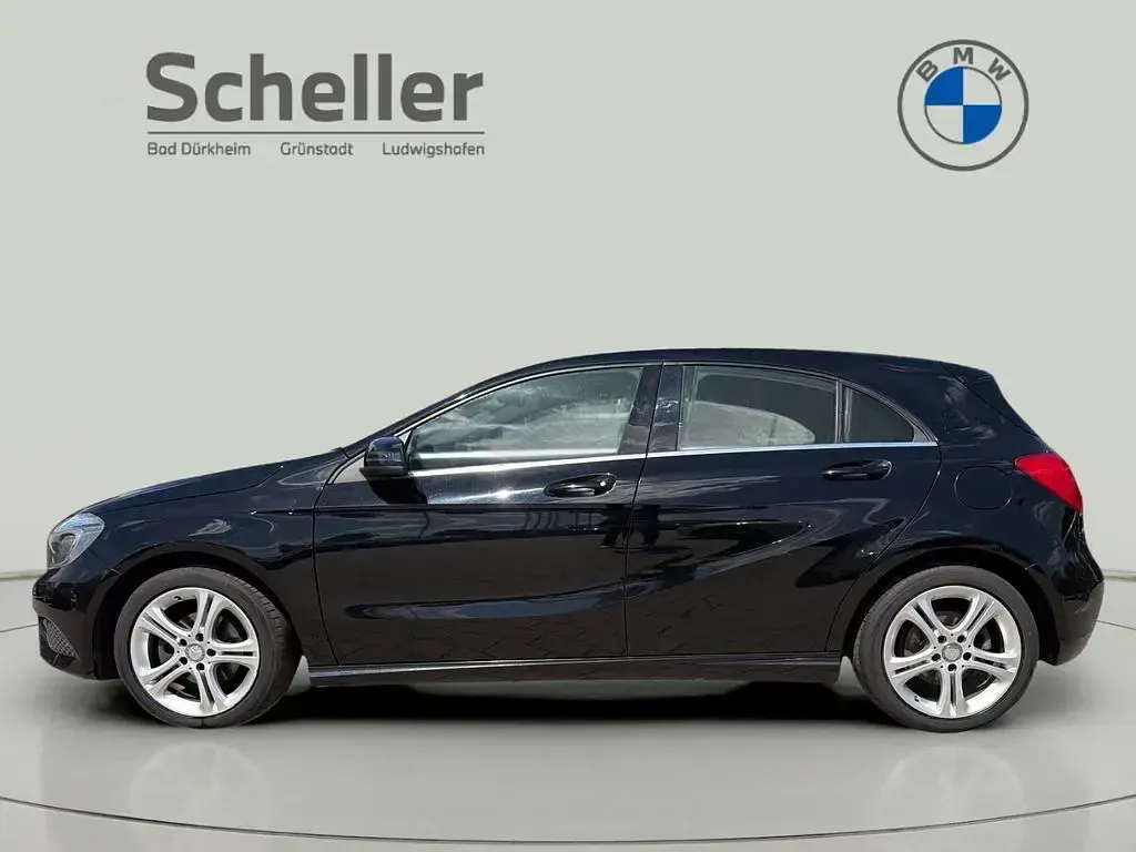 Gebraucht Mercedes A180 Urban 109 PS (80 kW) 2015 Schwarz Kleinwagen