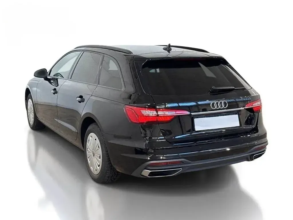 Gebraucht Audi A4 163 PS (119 kW) 2023 Schwarz Kombi