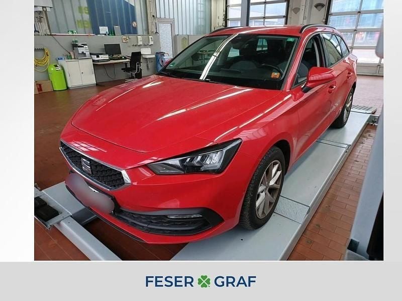 Pure rot Gebraucht 2023 Seat Leon Style Kombi | 23.250 € (Fairer Preis) - Bild 1/4