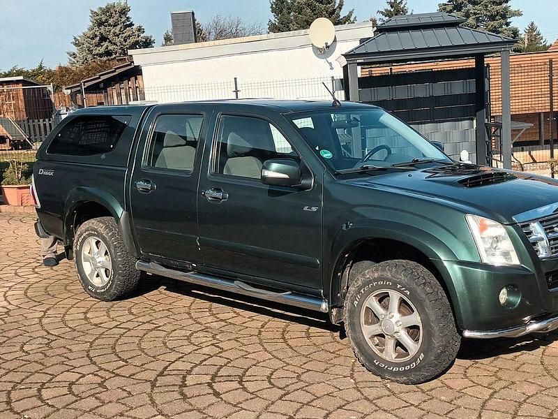 Gebraucht Isuzu D-Max 163 PS (119 kW) 2008 Grün Abholung