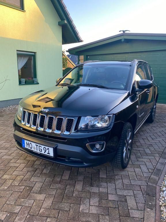 Gebraucht Jeep Compass Limited 163 PS (119 kW) 2013 Schwarz SUV