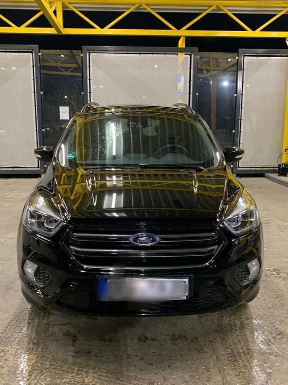 Gebraucht Ford Kuga ST-Line 179 PS (131 kW) 2018 Schwarz SUV