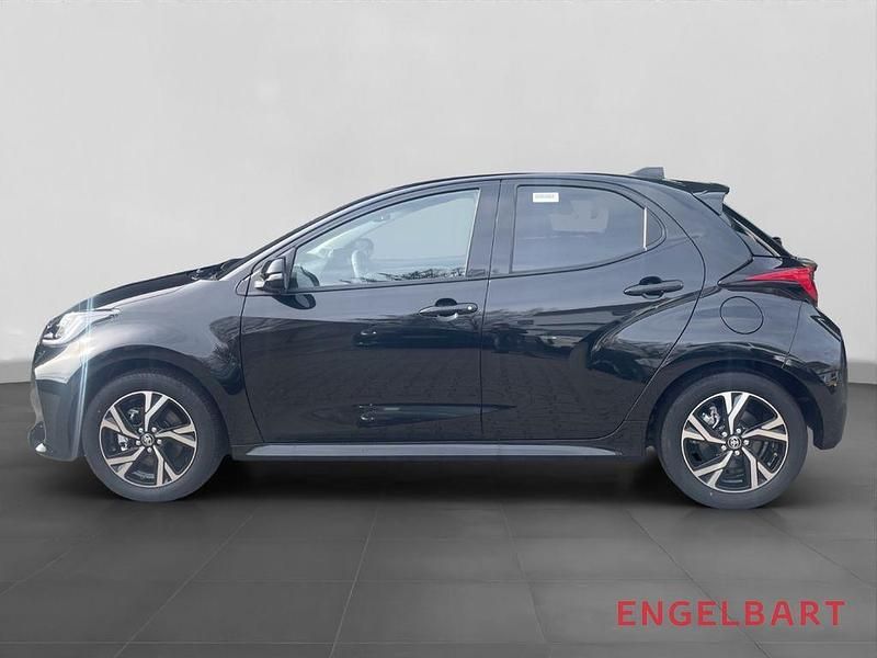 Neu Toyota Yaris Hybrid Comfort 116 PS (85 kW) 2025 Schwarz Kleinwagen