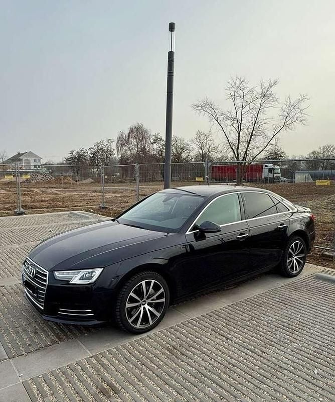 Gebraucht Audi A4 Sport 190 PS (139 kW) 2017 Schwarz Limousine